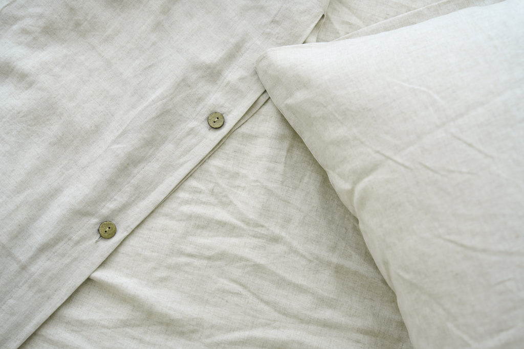 Beige duvet cover, 70% bamboo, 30% linen.