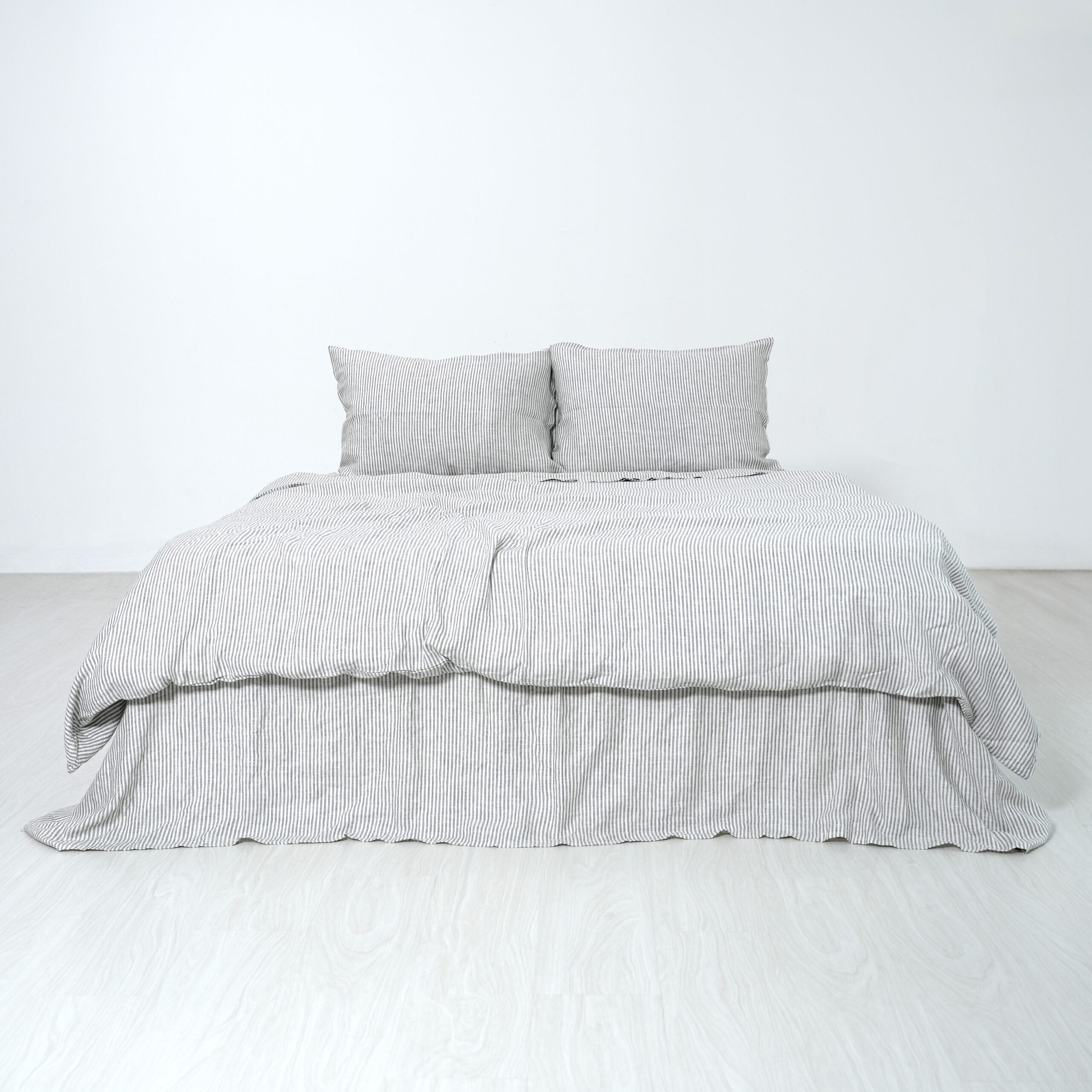 Striped French Linen Fitted Sheet Set - Yarn-Dyed with 2 Pillowcases