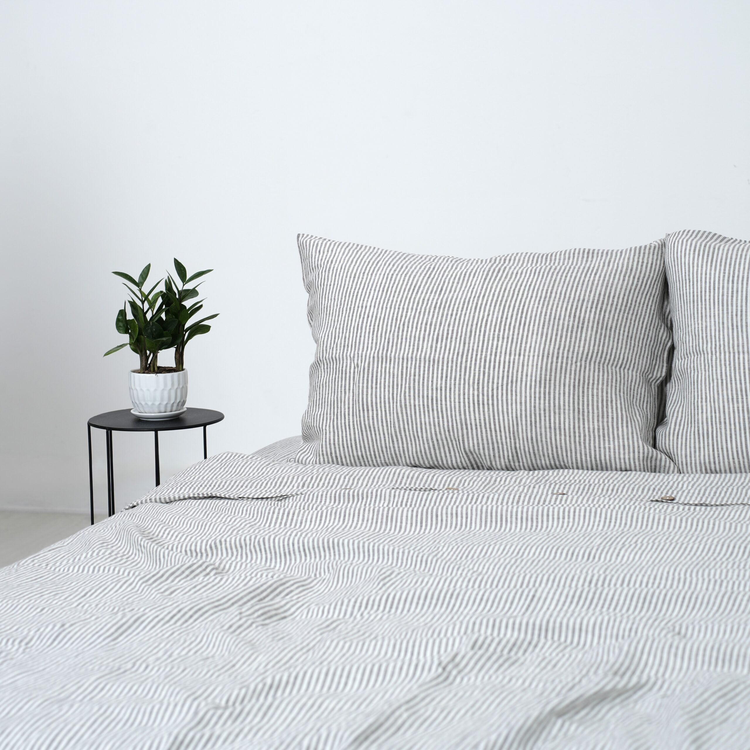 Striped French Linen Fitted Sheet Set - Yarn-Dyed with 2 Pillowcases