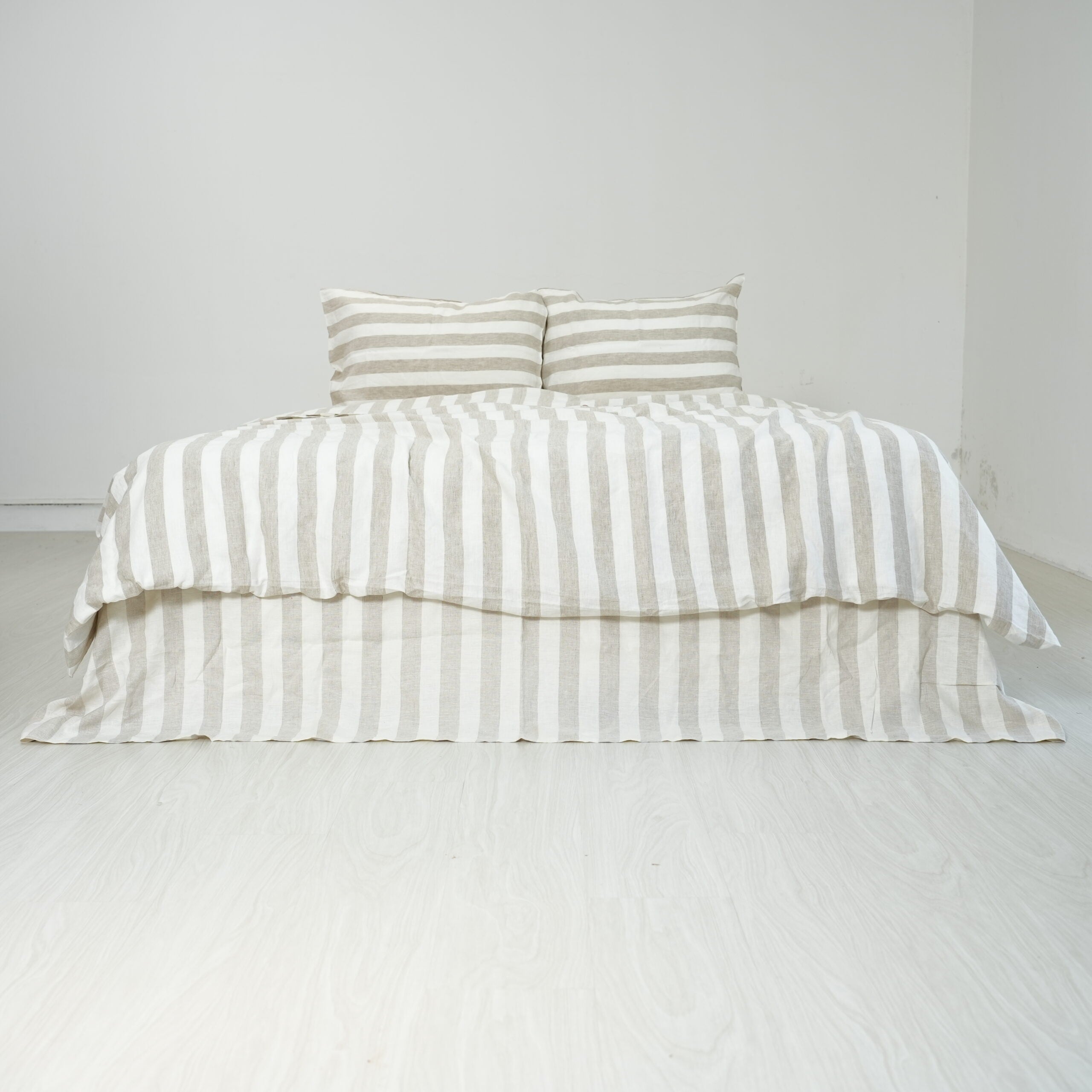 Striped Flax French Linen Fitted Sheet Set - Yarn-Dyed with 2 Pillowcases
