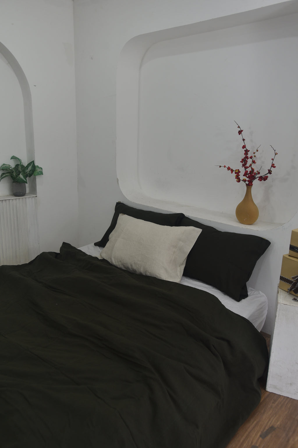 Juniper Green Bamboo Linen Duvet Cover Set - Sustainable 4-Piece