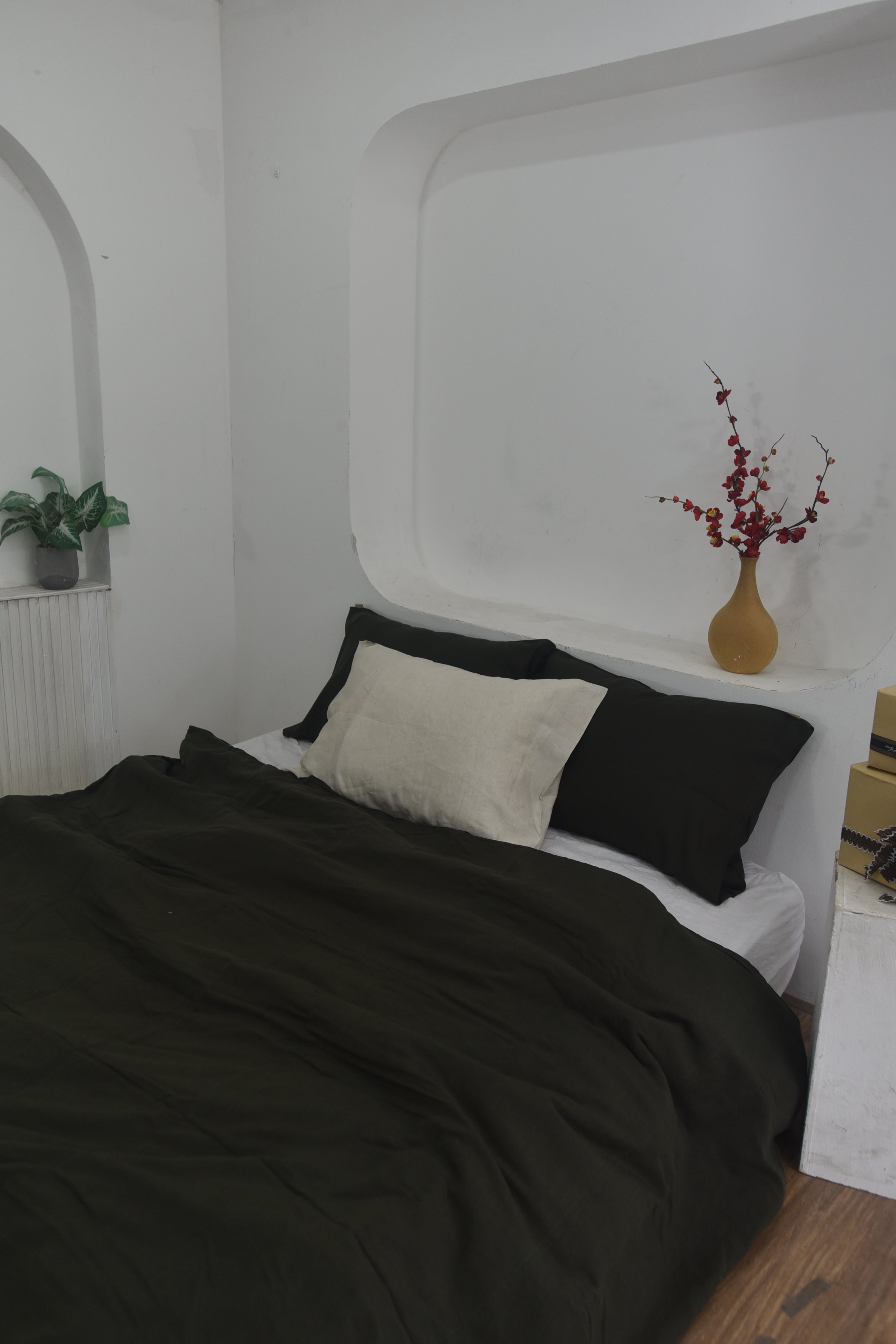 Juniper Green Bamboo Linen Duvet Cover Set - Sustainable 4-Piece