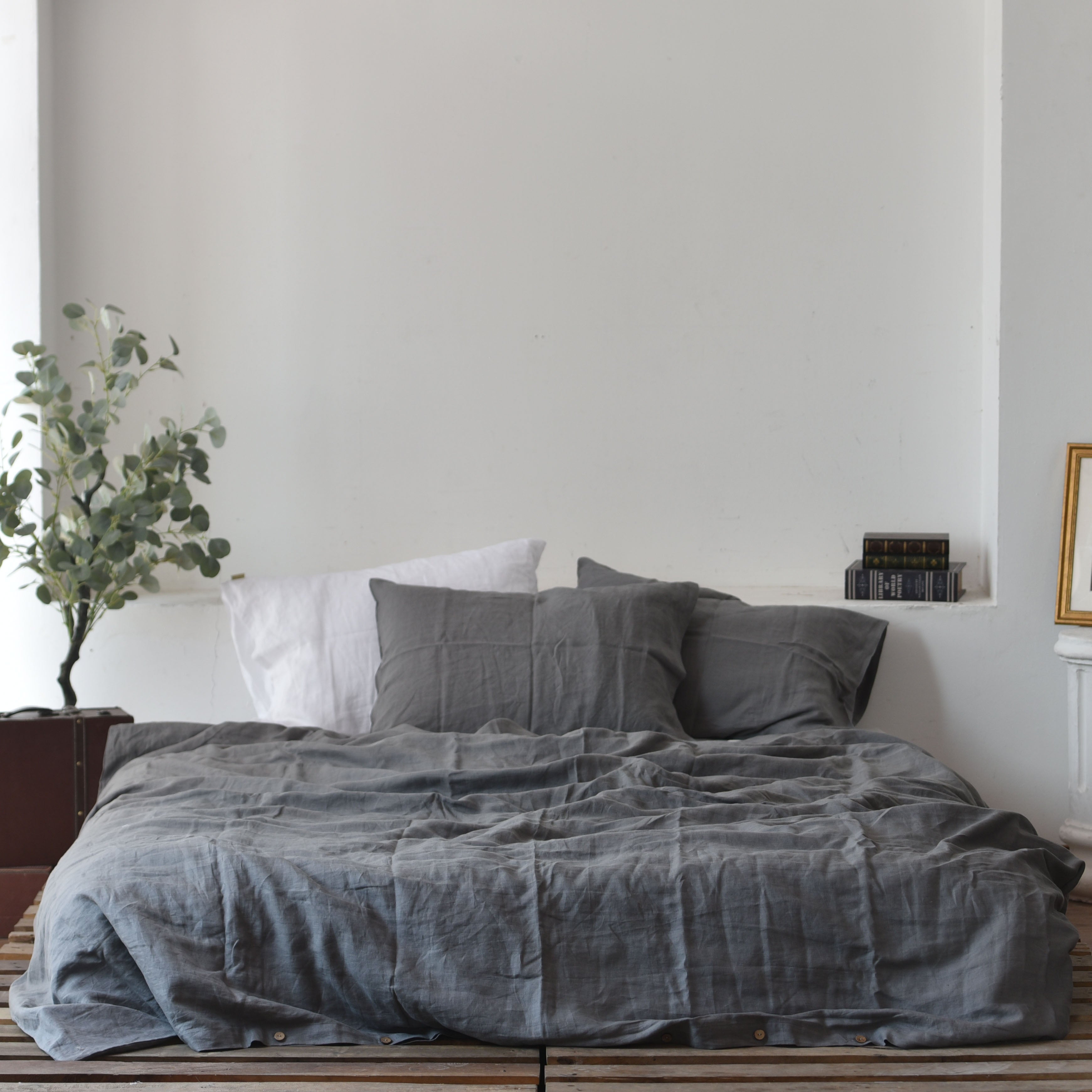 Charcoal French Linen Duvet Cover Set - Eco-Friendly 4-Piece