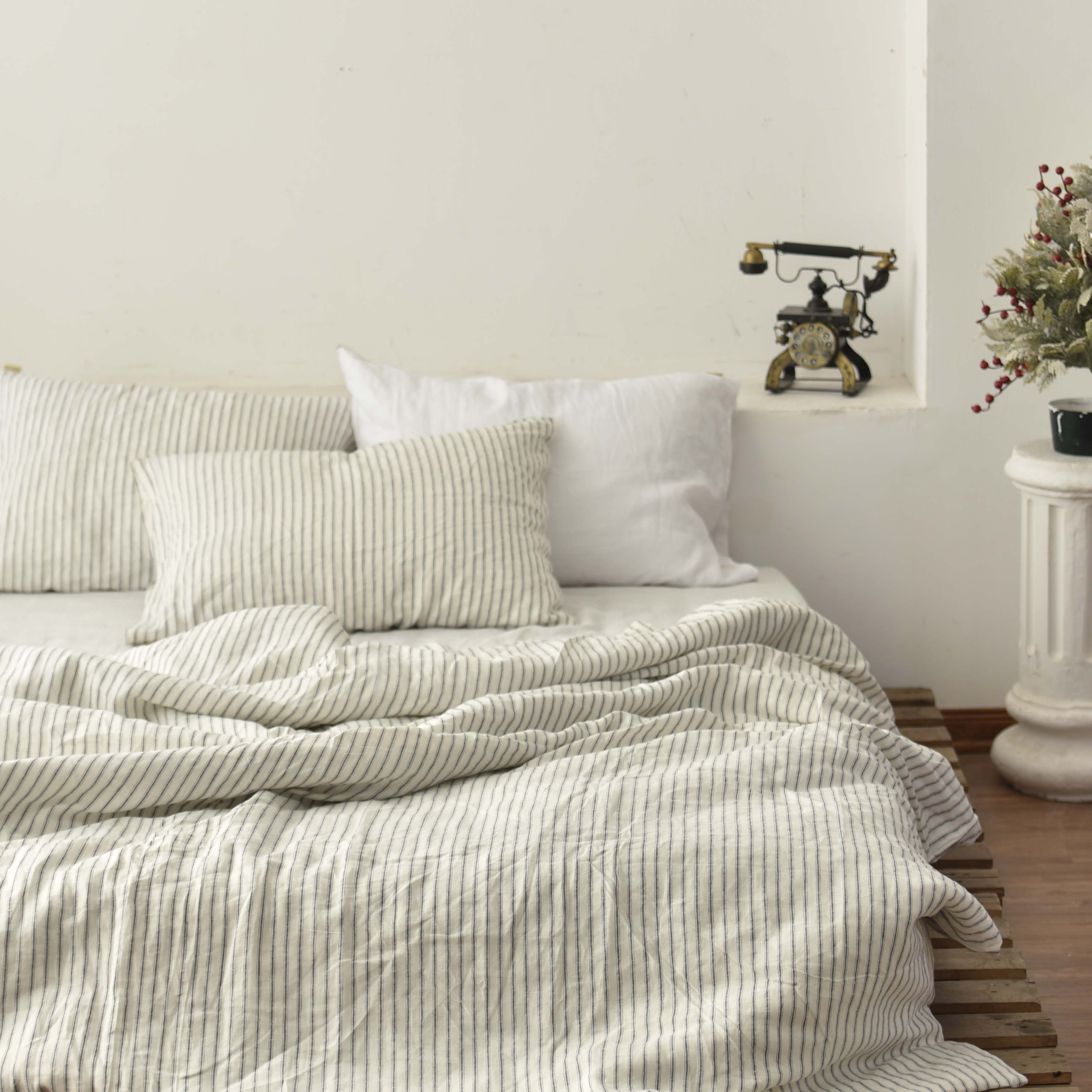 Striped Ivory French Linen Duvet Cover Set - Yarn-Dyed 4-Piece