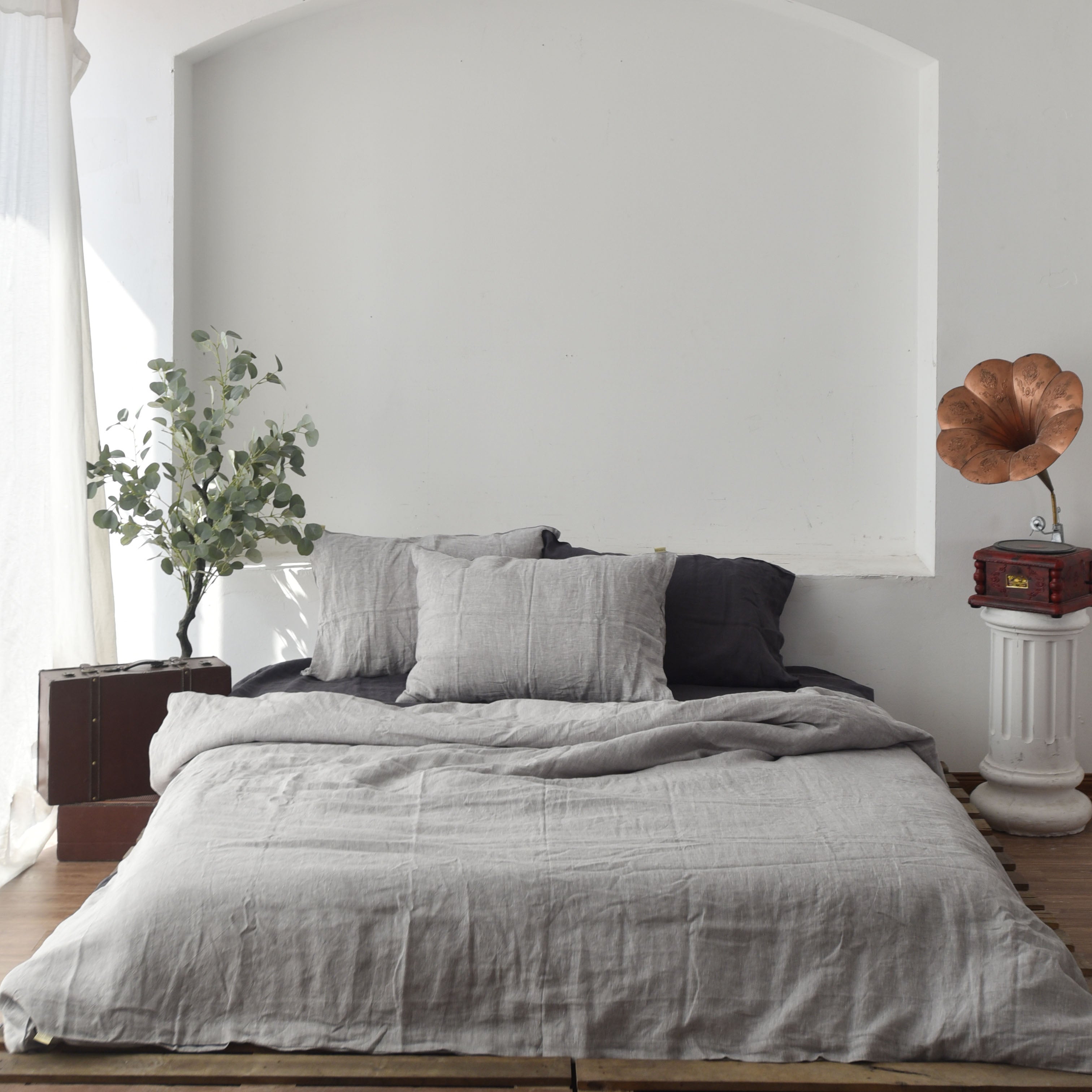 Light Gray French Linen 4-Piece Duvet Cover Set | Yarn-Dyed | Handmade