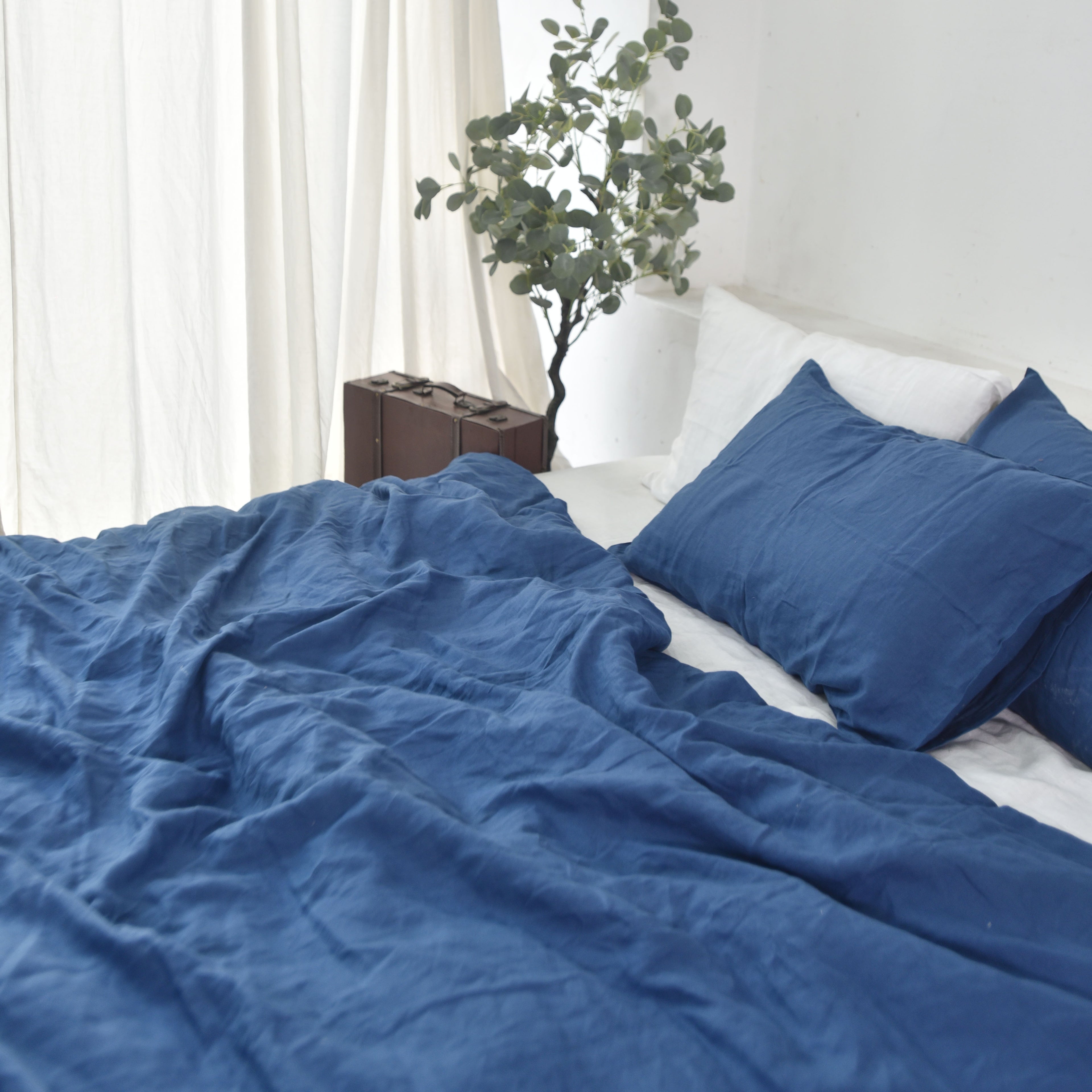 Navy Blue French Linen Duvet Cover Set - Luxury 4-Piece